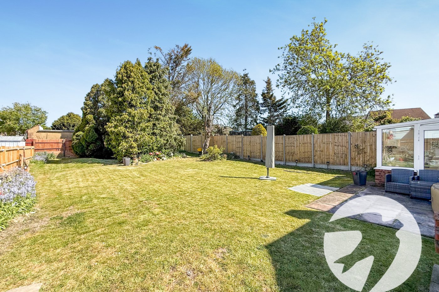 3 bedroom house for sale in London | Robinson Jackson