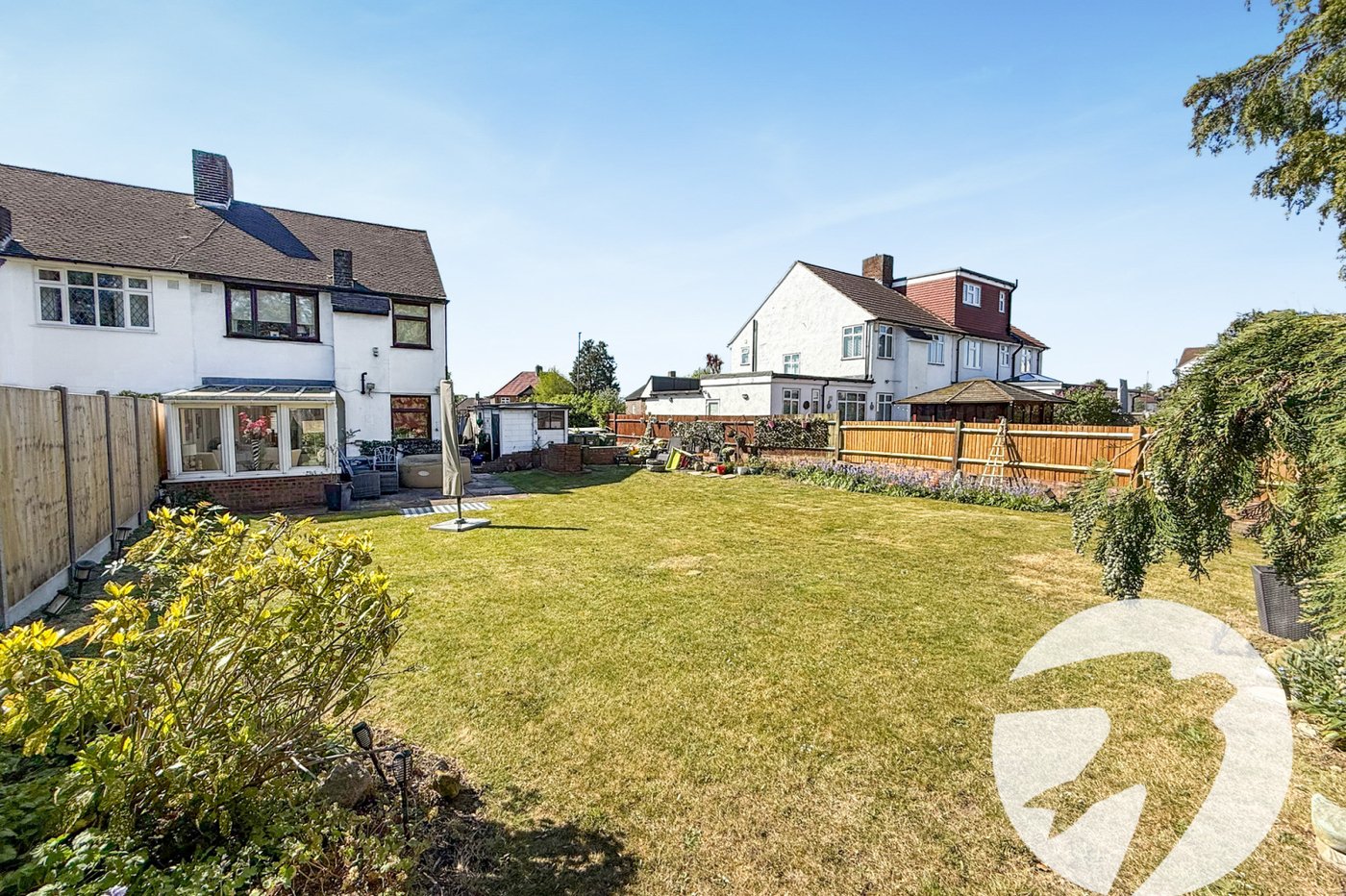 3 bedroom house for sale in London | Robinson Jackson