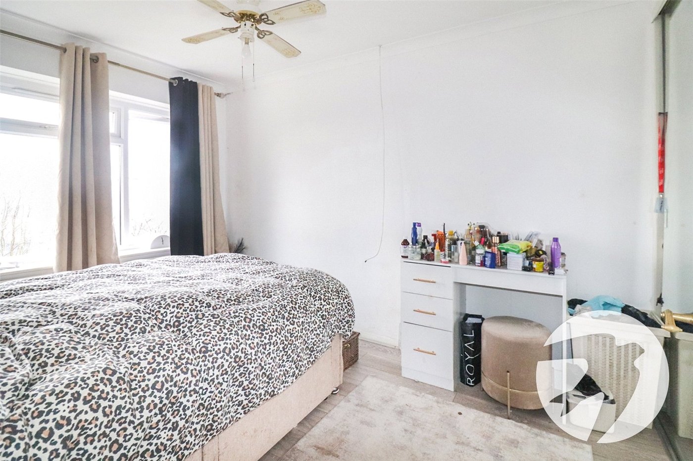 4 bedroom house for sale in Northumberland Heath | Robinson Jackson