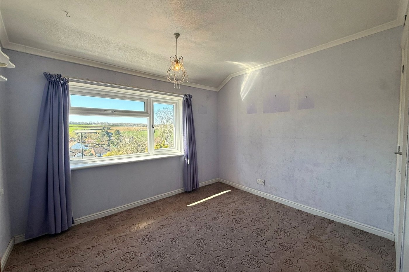 3 bedroom house for sale in Istead Rise | Robinson Michael & Jackson