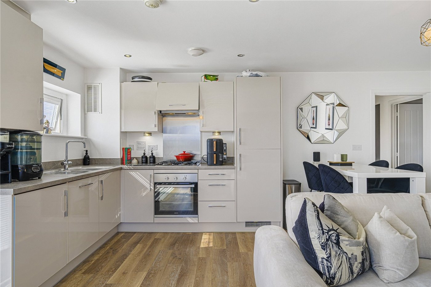 2 bedroom property for sale in Dartford | Robinson Jackson
