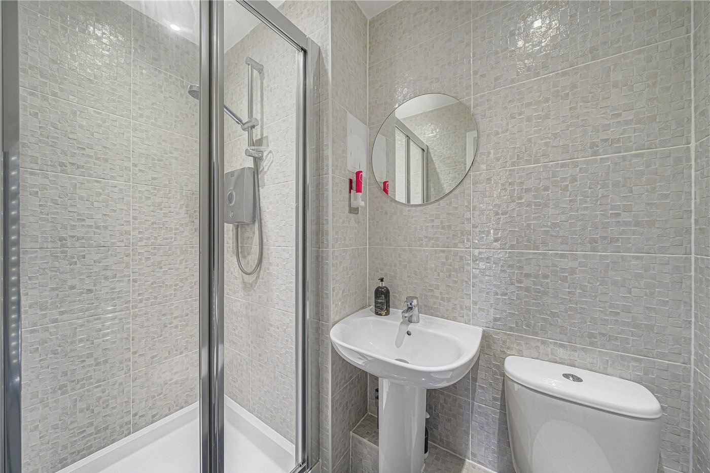 2 bedroom property for sale in Dartford | Robinson Jackson