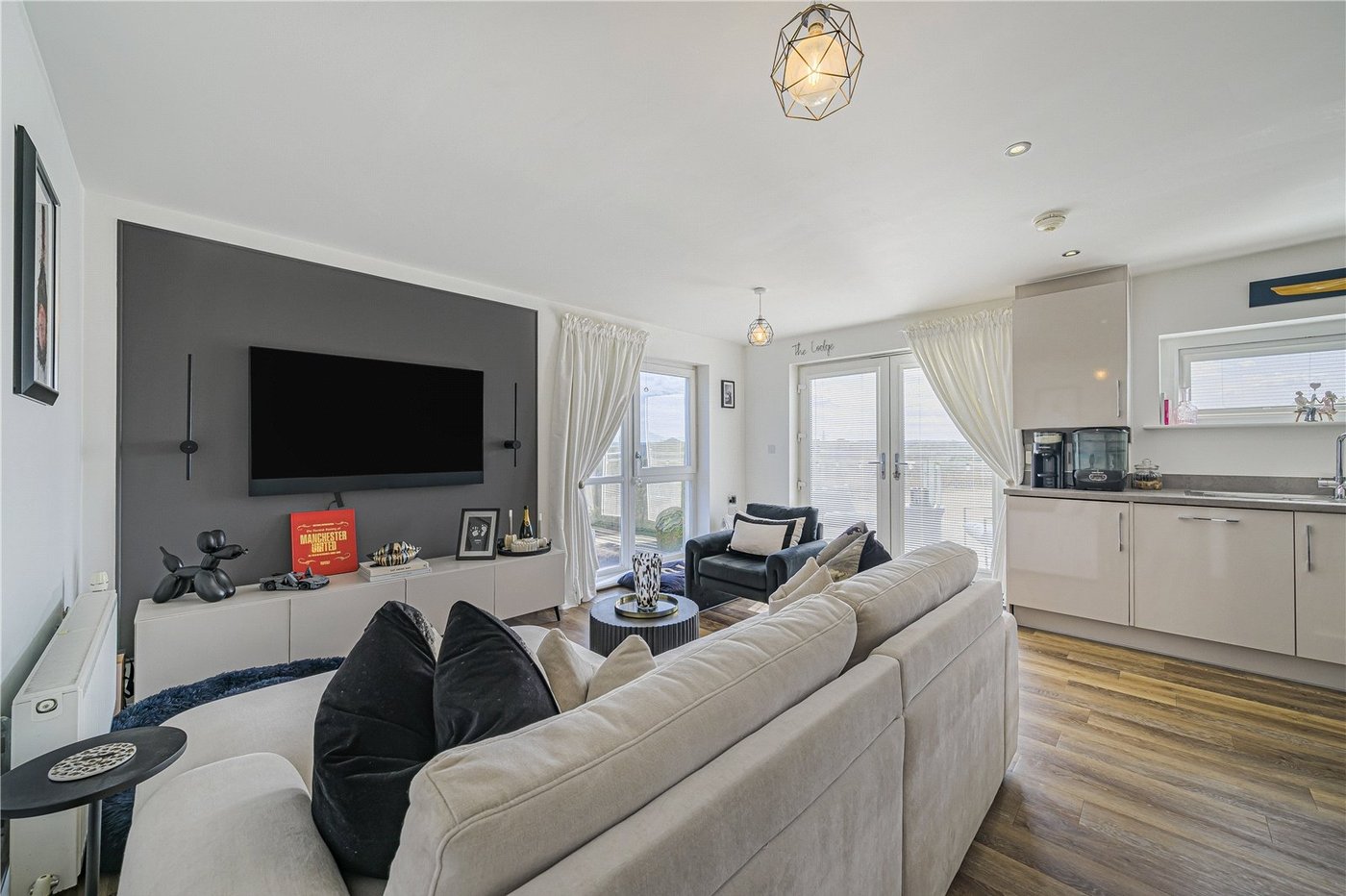 2 bedroom property for sale in Dartford | Robinson Jackson