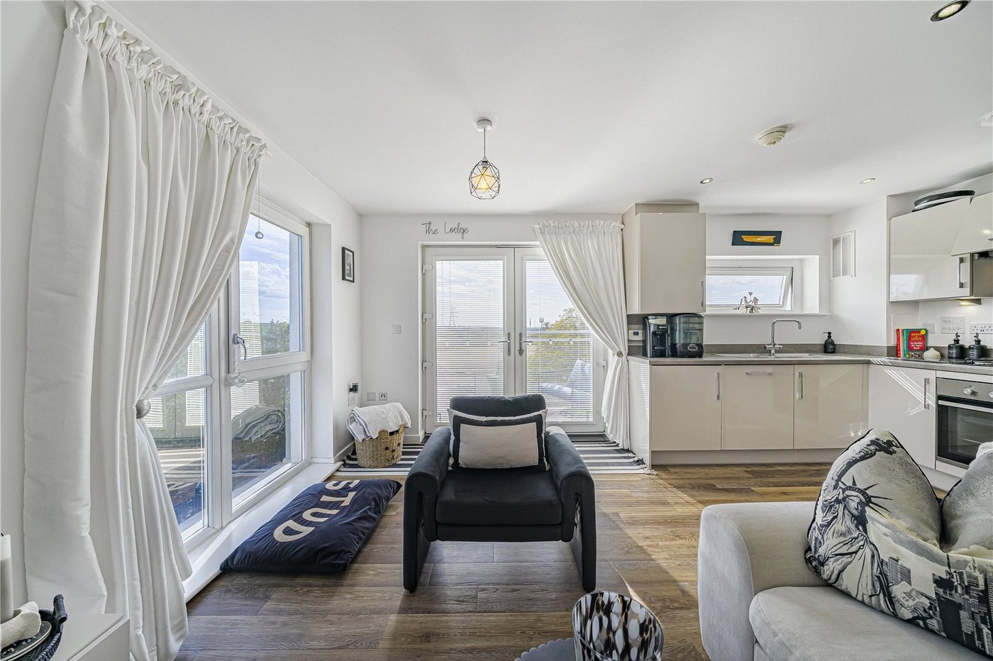 2 bedroom property for sale in Dartford | Robinson Jackson