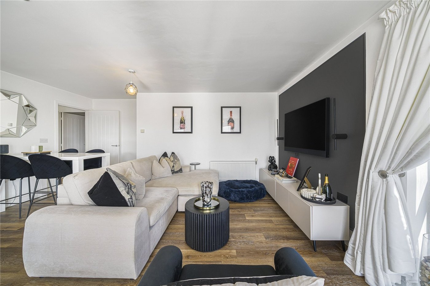 2 bedroom property for sale in Dartford | Robinson Jackson