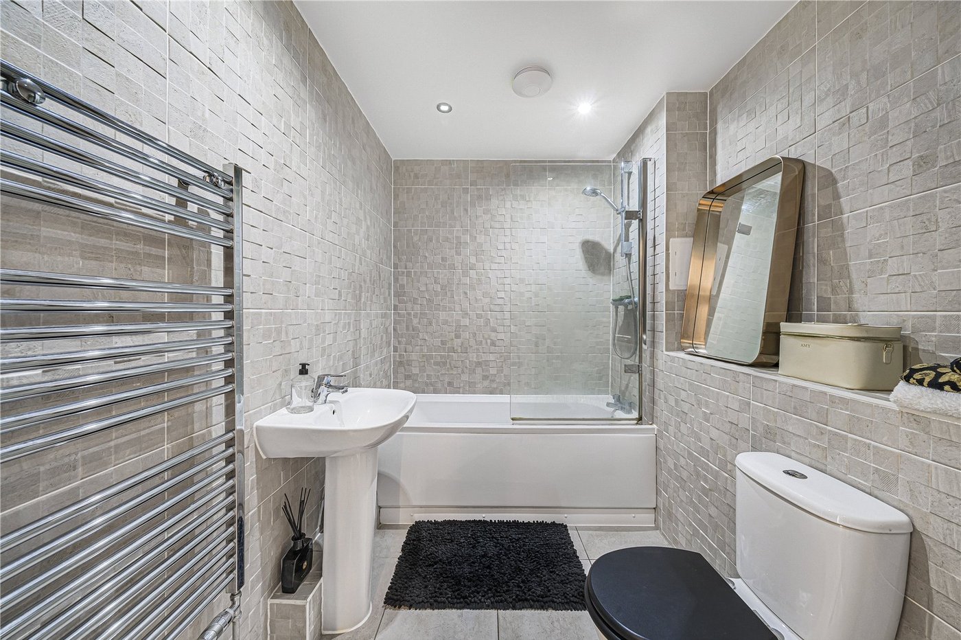2 bedroom property for sale in Dartford | Robinson Jackson