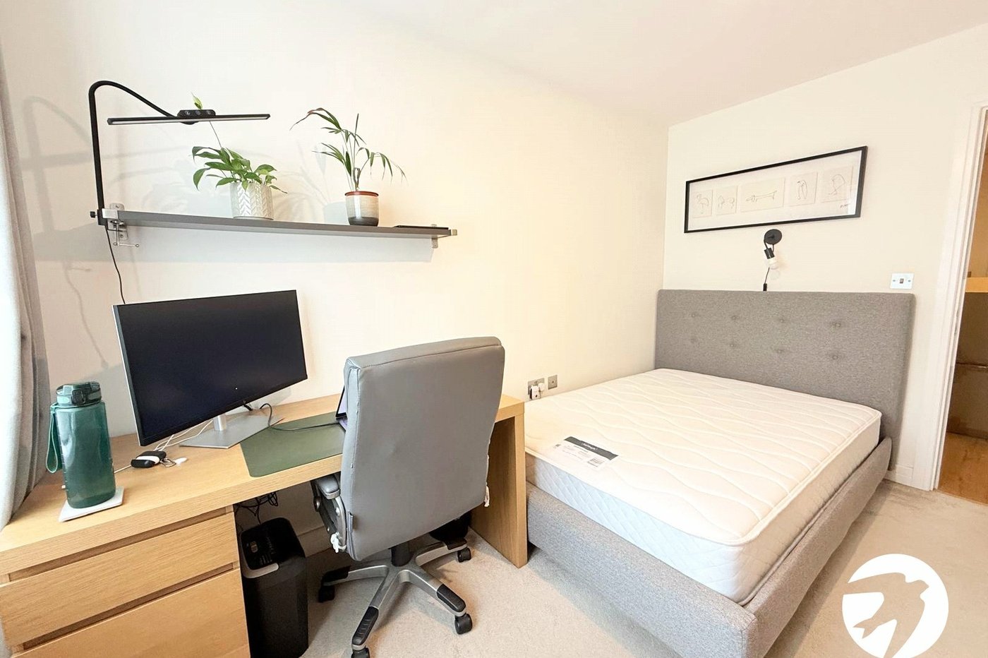 2 bedroom property for sale in London | Robinson Jackson