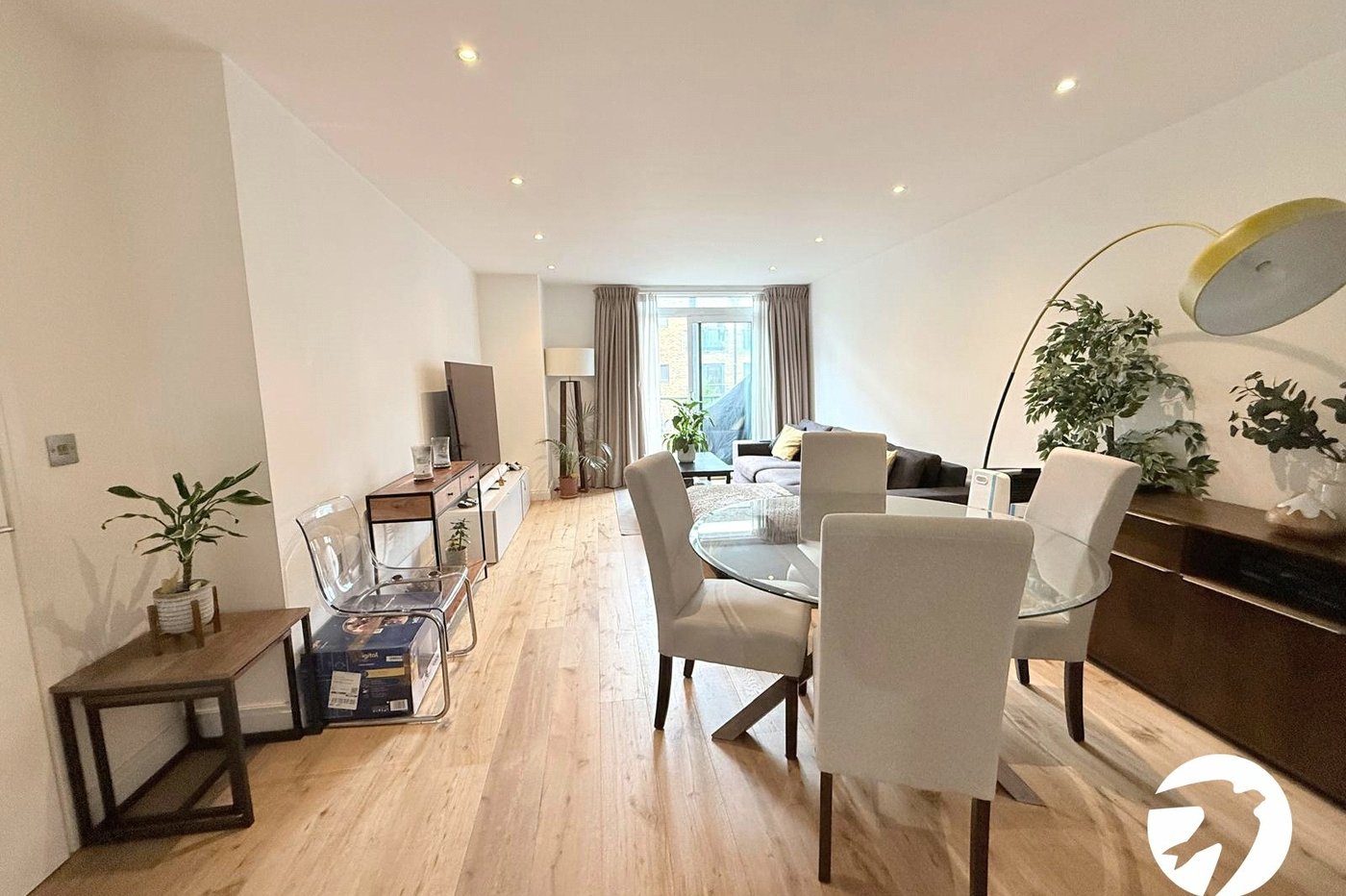 2 bedroom property for sale in London | Robinson Jackson