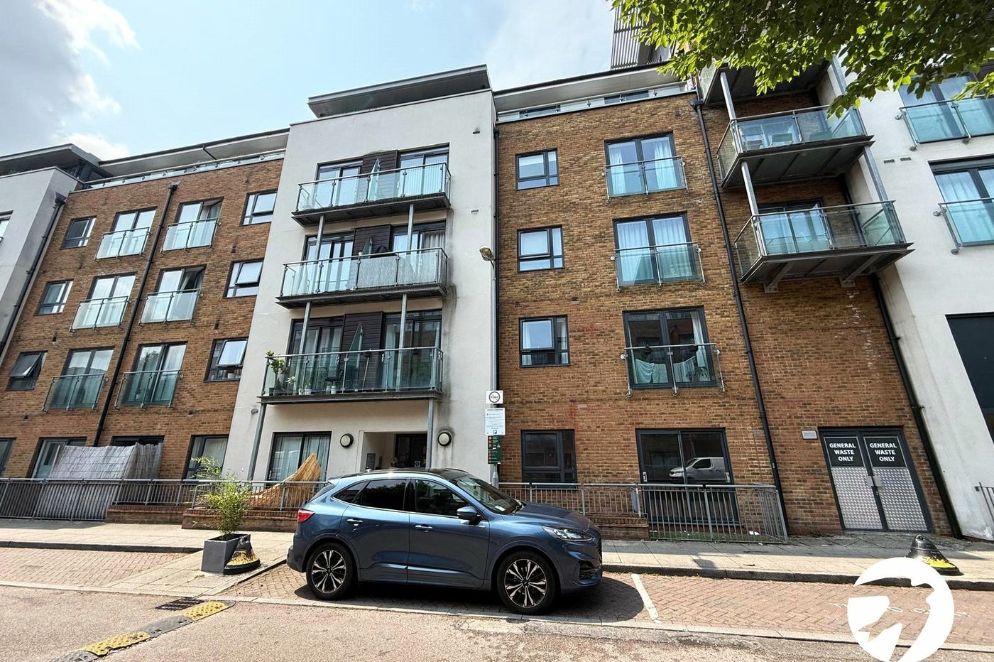 2 bedroom property for sale in London | Robinson Jackson