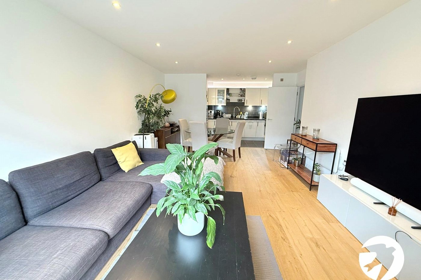 2 bedroom property for sale in London | Robinson Jackson