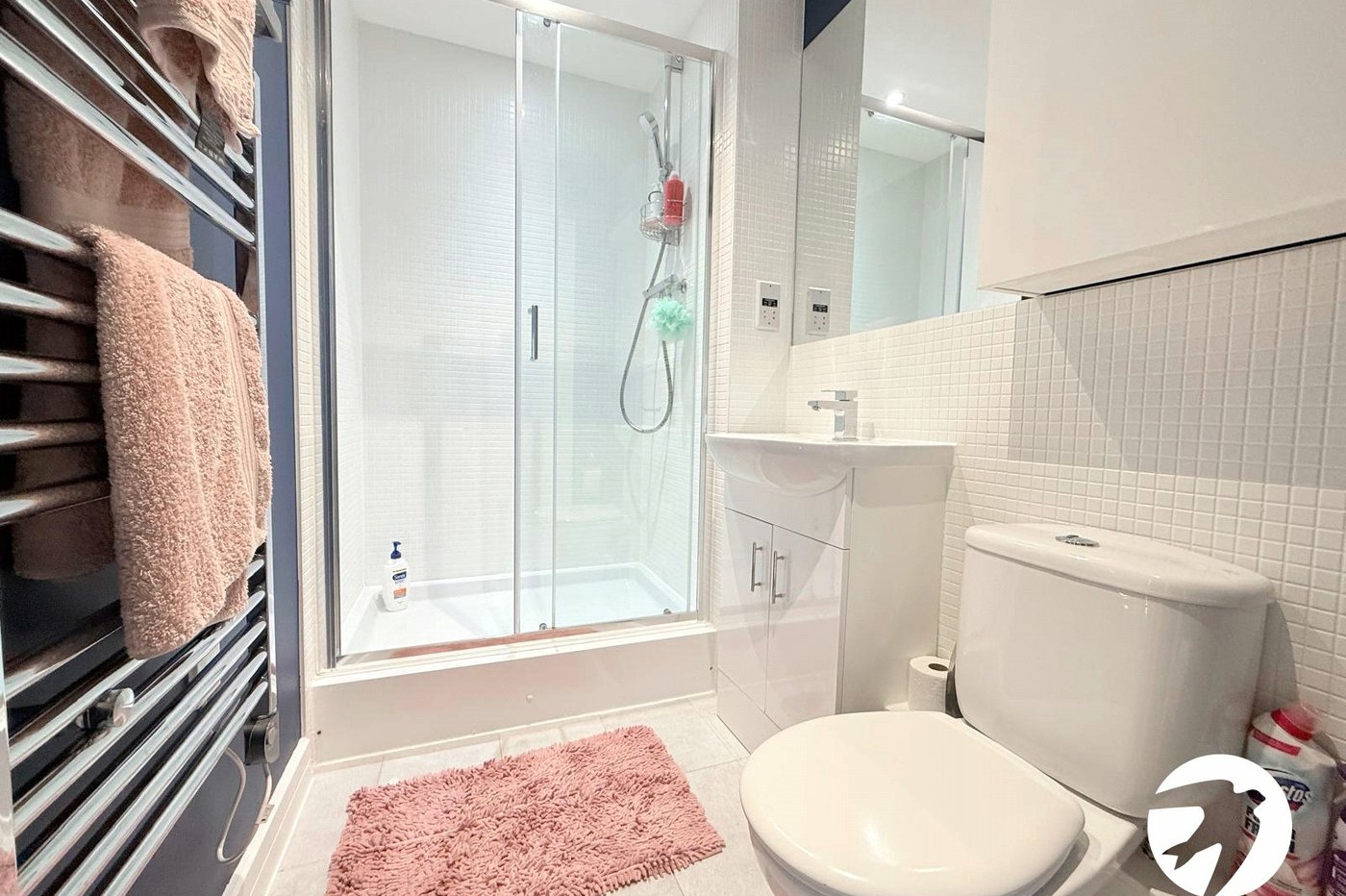 2 bedroom property for sale in London | Robinson Jackson