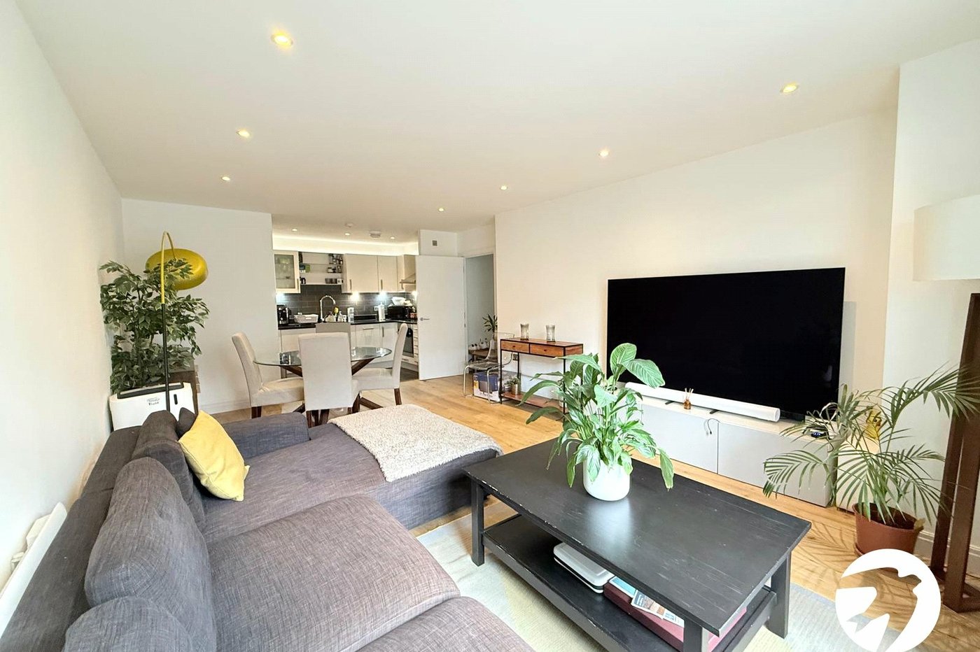 2 bedroom property for sale in London | Robinson Jackson