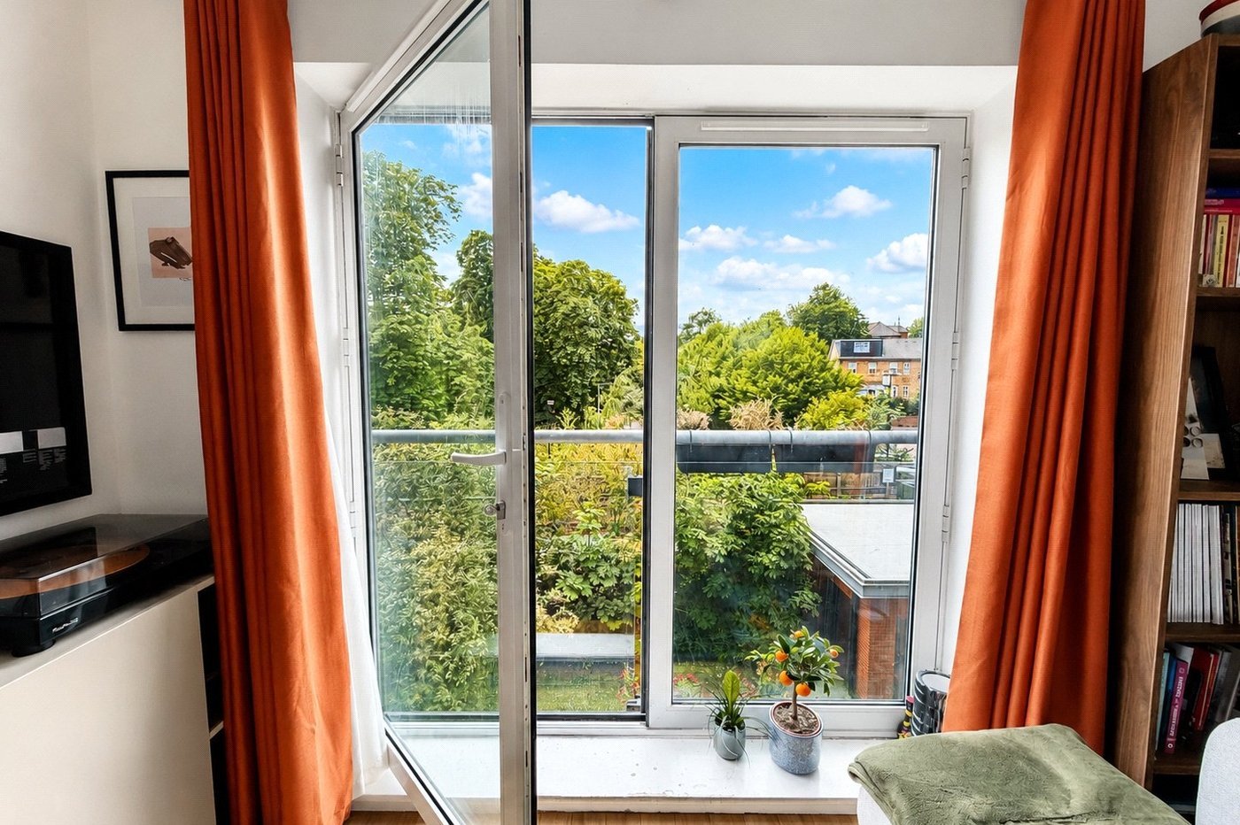 1 bedroom property for sale in London | Robinson Jackson