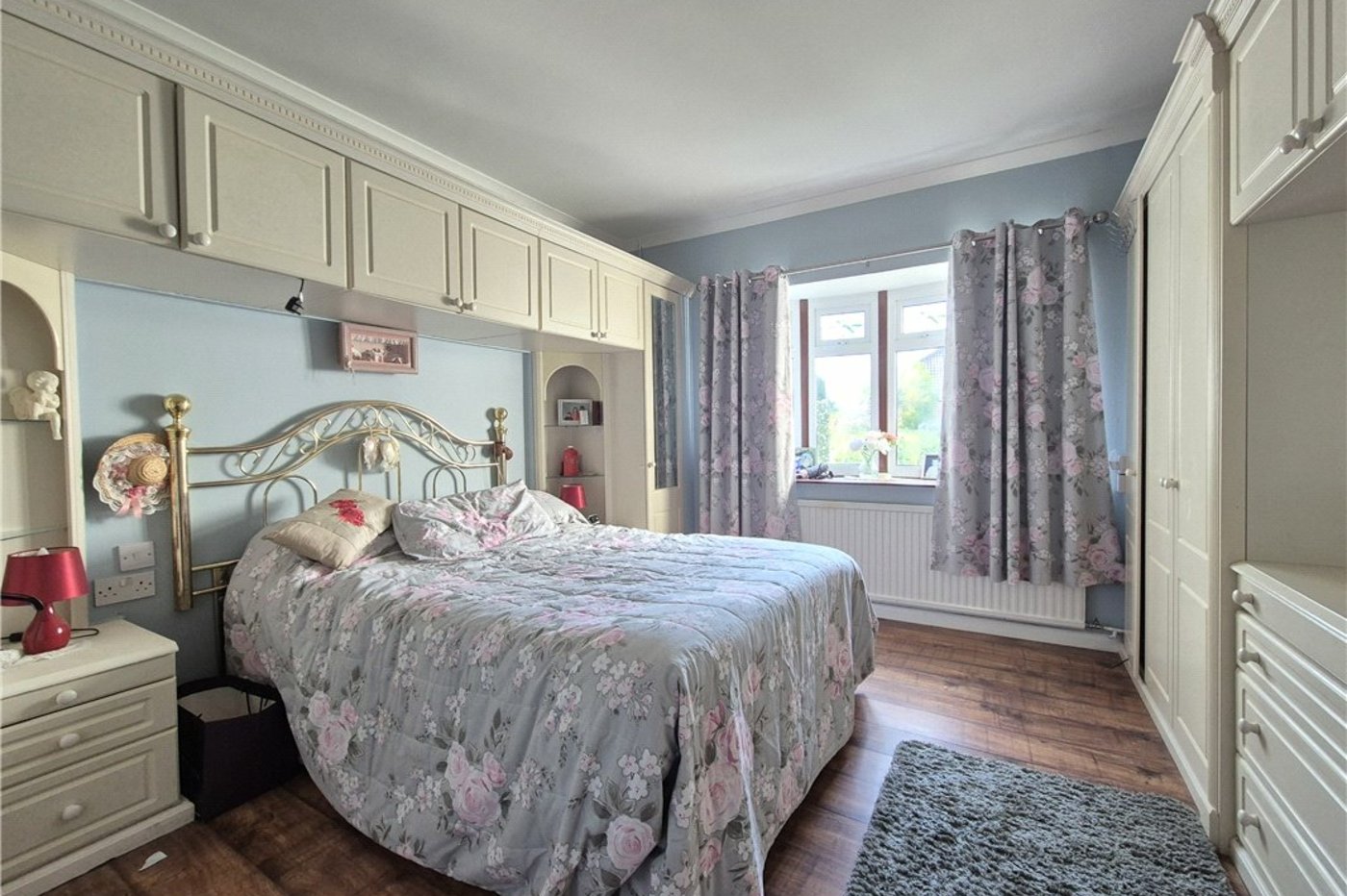 3 bedroom bungalow for sale in Bromley | Robinson Jackson