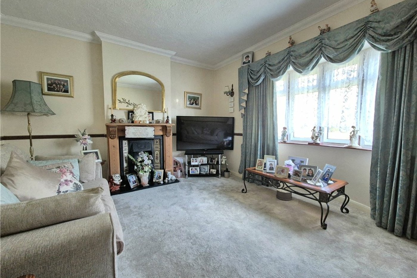 3 bedroom bungalow for sale in Bromley | Robinson Jackson