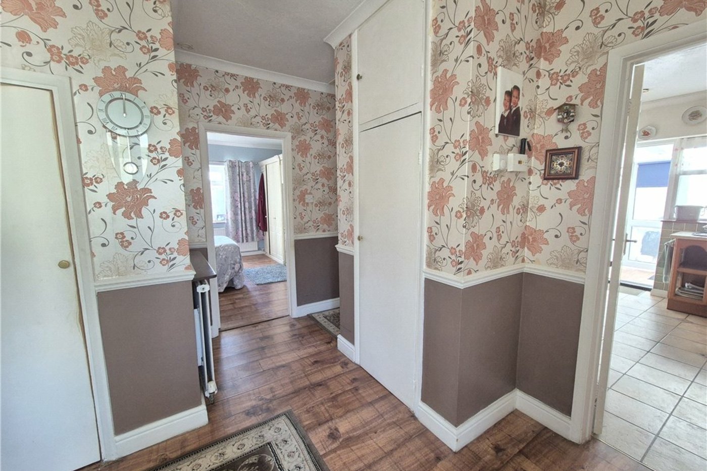 3 bedroom bungalow for sale in Bromley | Robinson Jackson