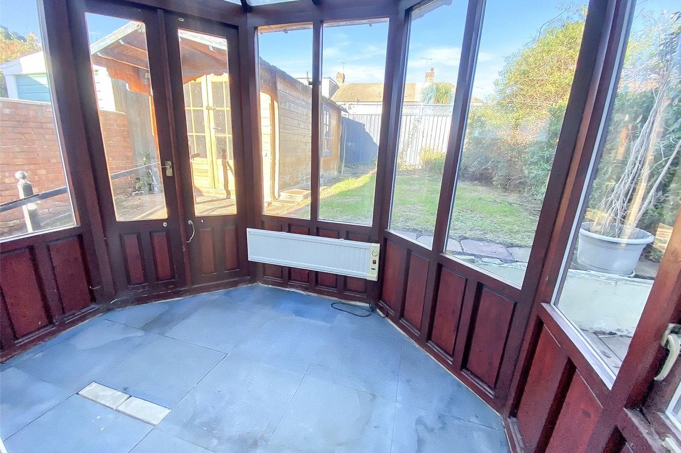 2 bedroom bungalow for sale in Sidcup | Robinson Jackson