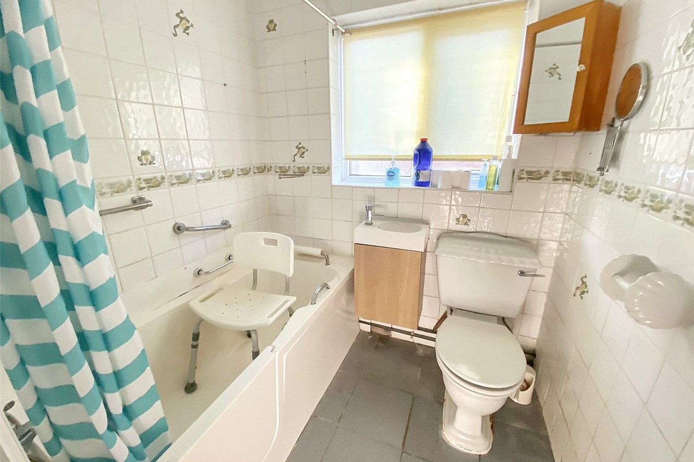 2 bedroom bungalow for sale in Sidcup | Robinson Jackson