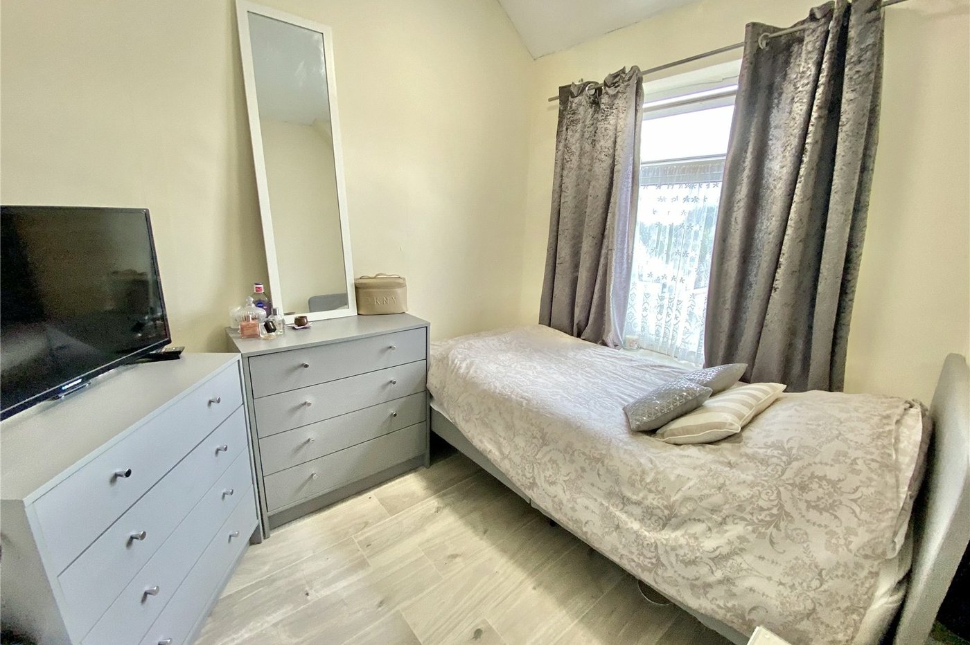 2 bedroom house for sale in Sidcup | Robinson Jackson