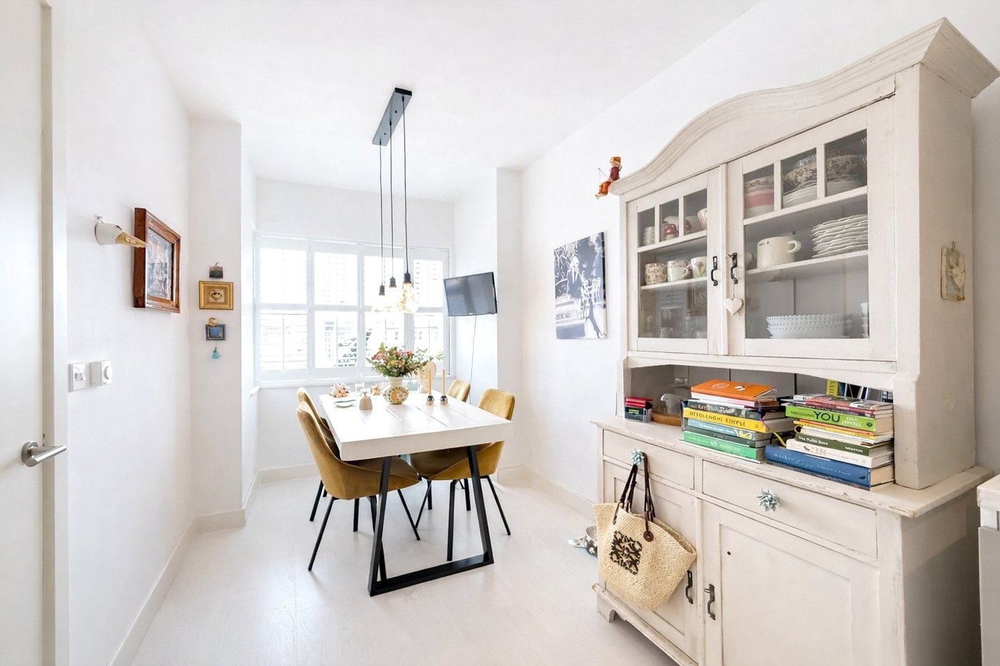 2 bedroom property for sale in London | Robinson Jackson