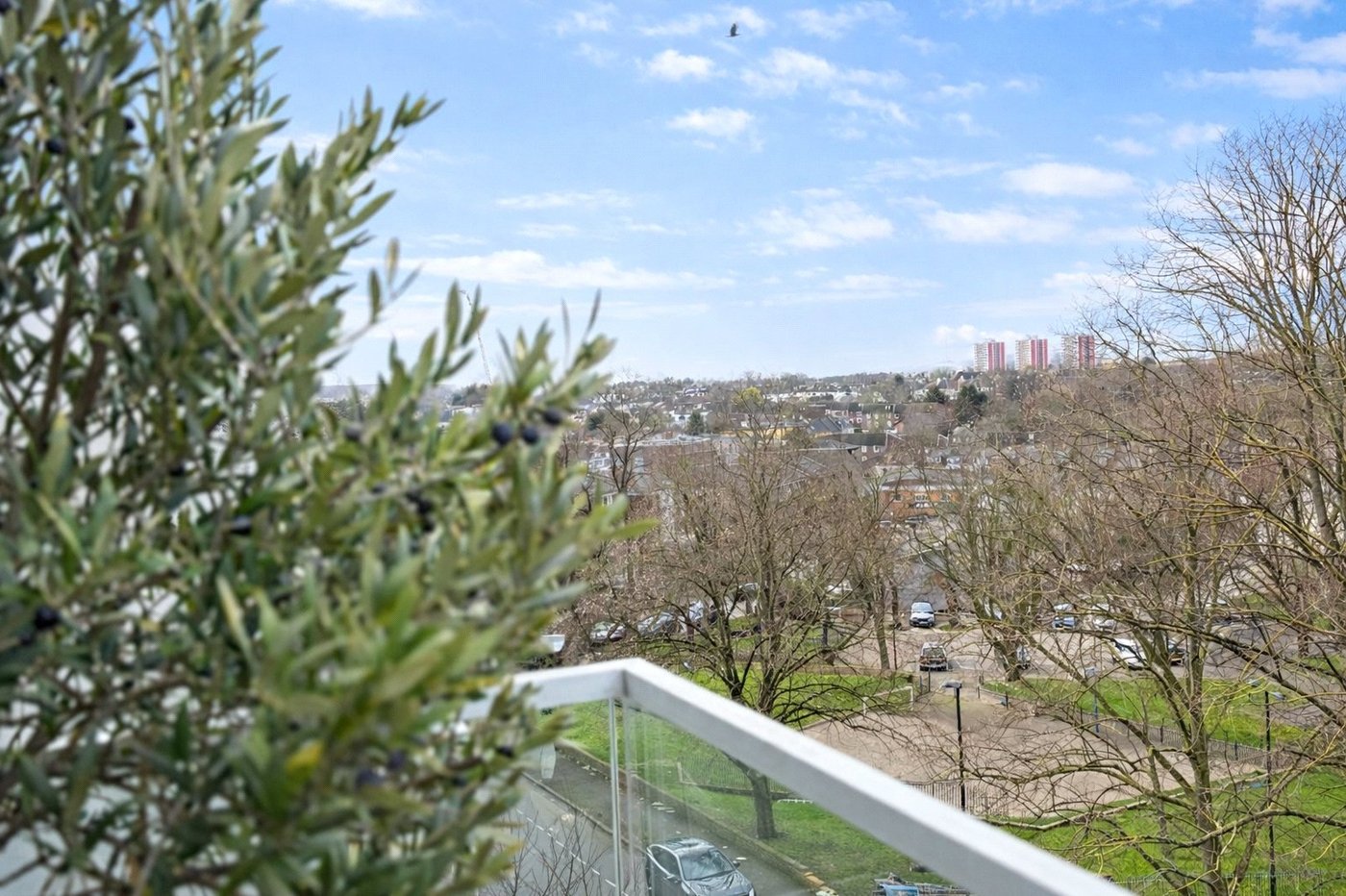 2 bedroom property for sale in London | Robinson Jackson