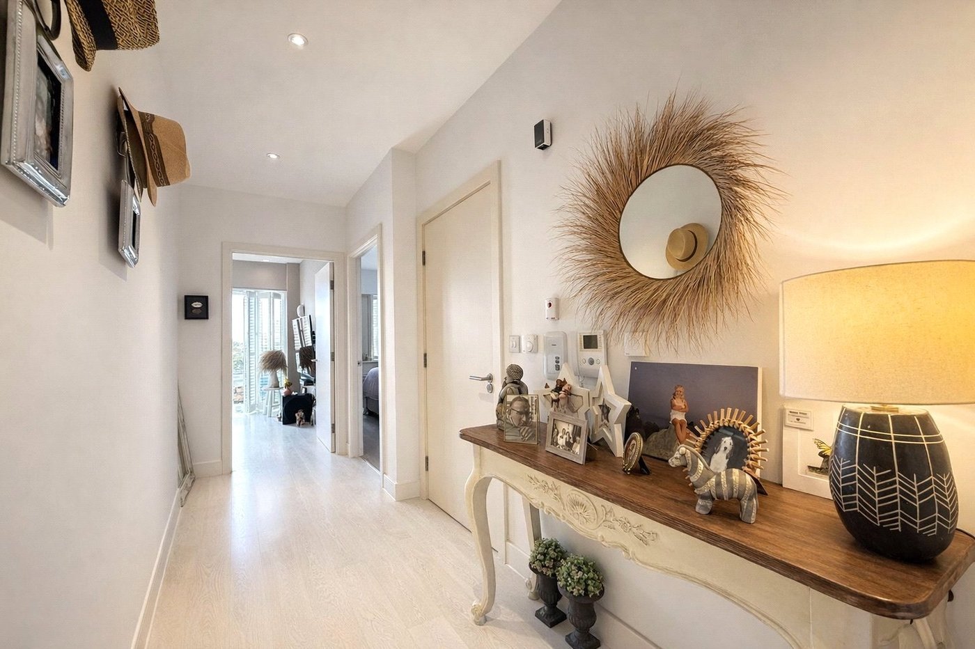 2 bedroom property for sale in London | Robinson Jackson