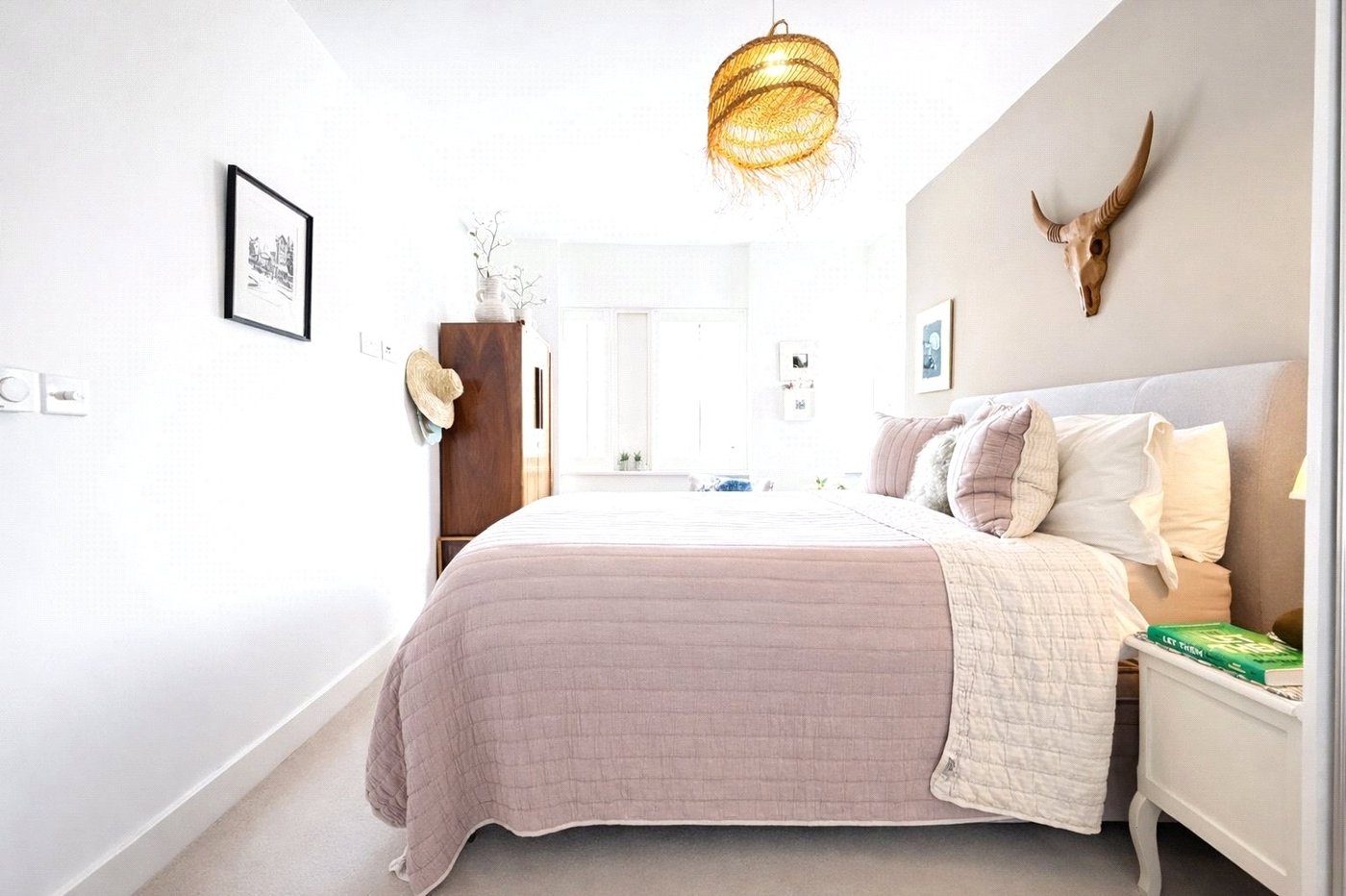 2 bedroom property for sale in London | Robinson Jackson