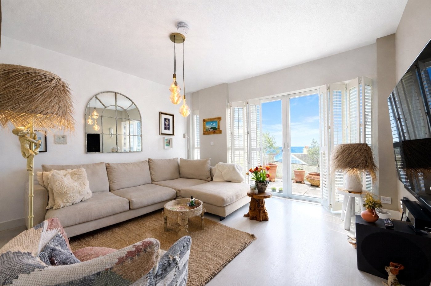 2 bedroom property for sale in London | Robinson Jackson