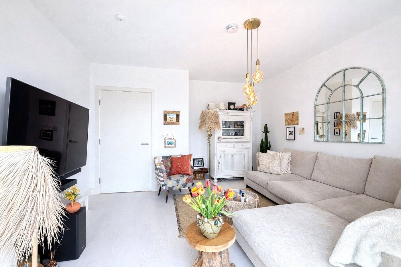 2 bedroom property for sale in London | Robinson Jackson