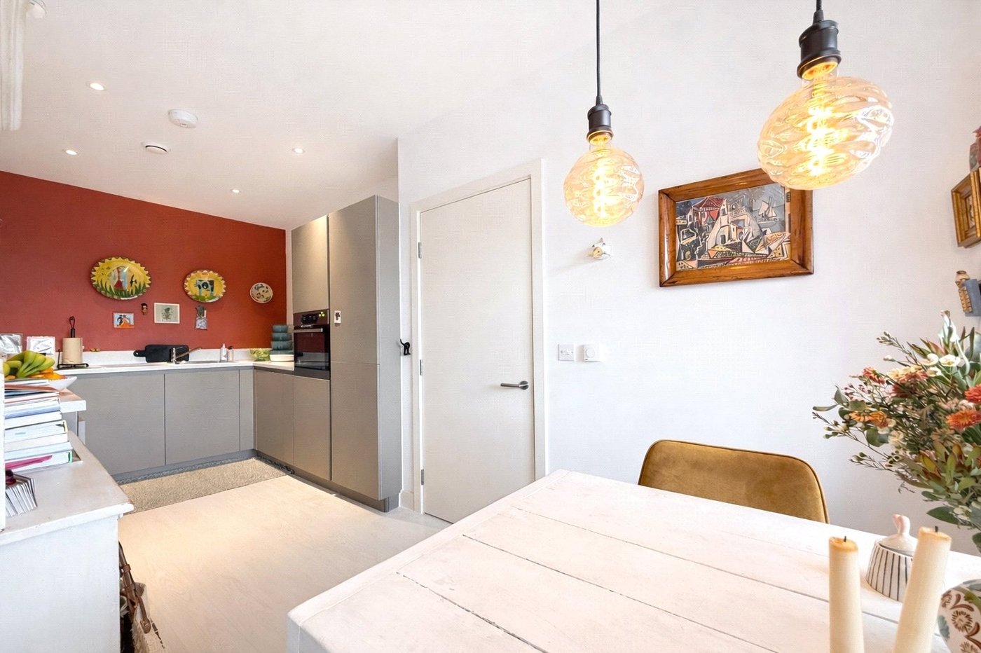 2 bedroom property for sale in London | Robinson Jackson