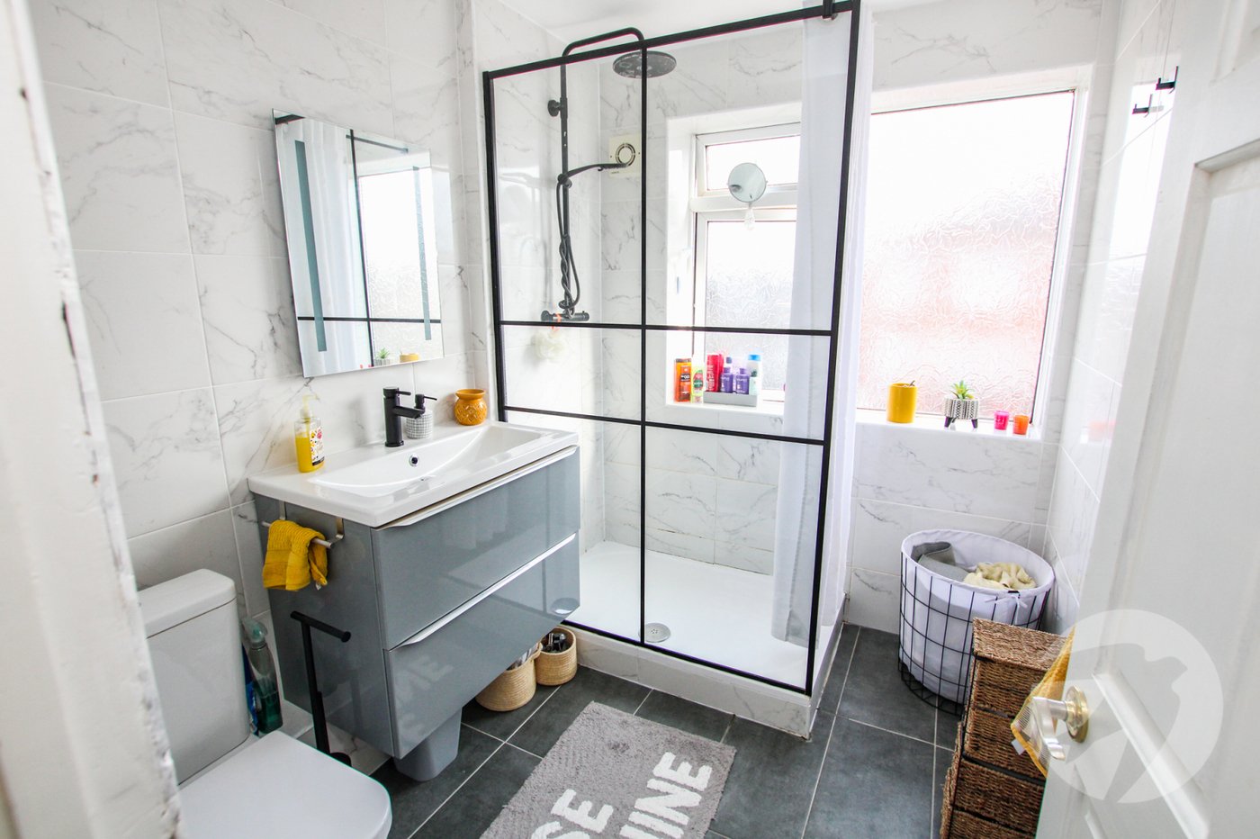 2 bedroom property for sale in London | Robinson Jackson