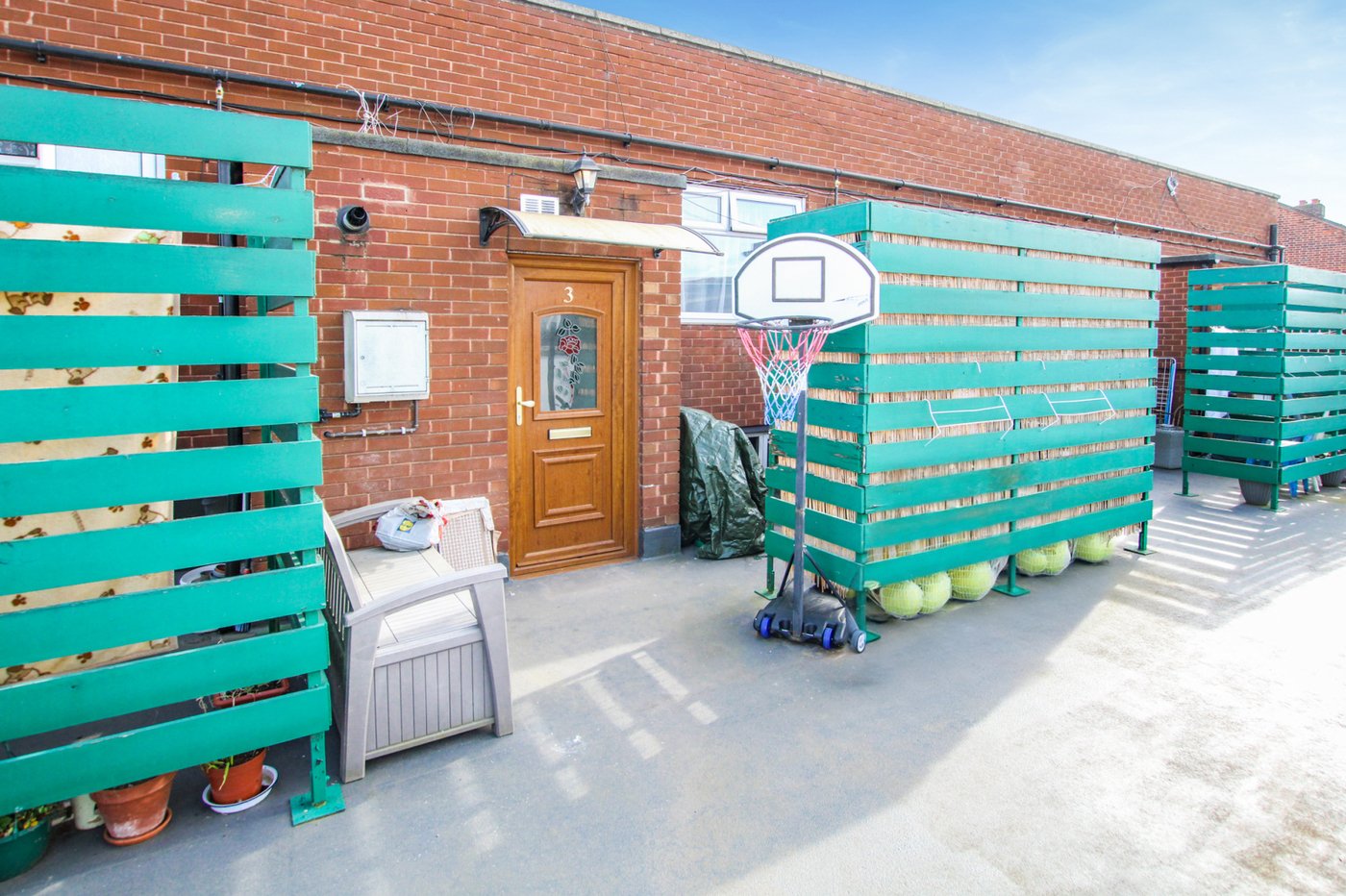 2 bedroom property for sale in London | Robinson Jackson