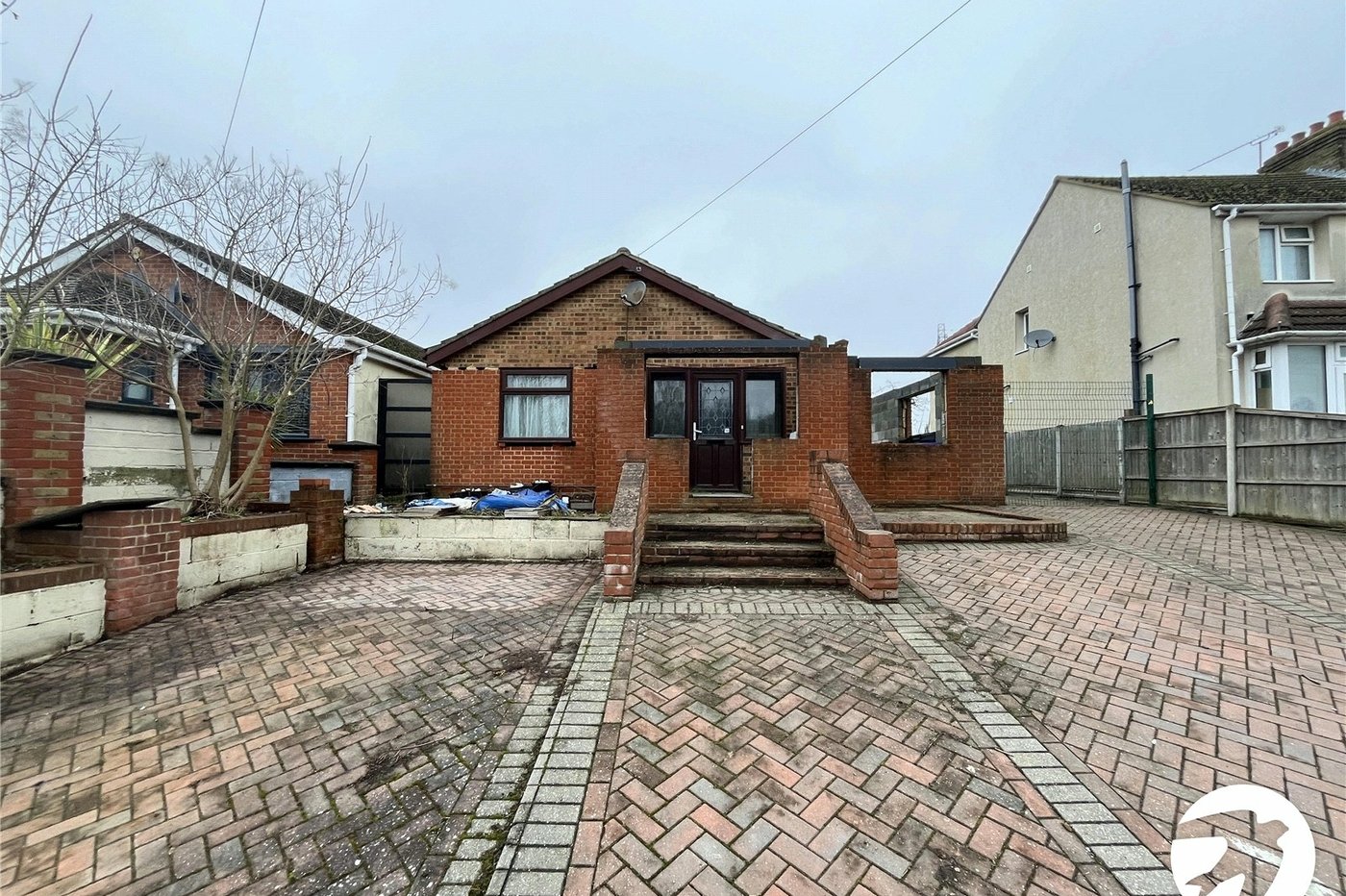 2 bedroom bungalow for sale in Bobbing | Robinson Michael & Jackson