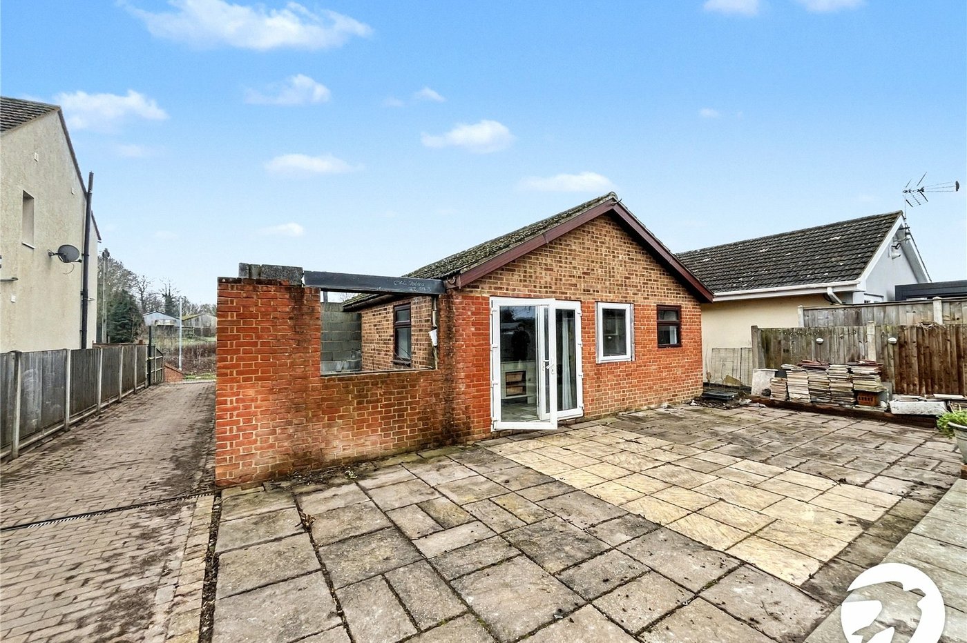 2 bedroom bungalow for sale in Bobbing | Robinson Michael & Jackson