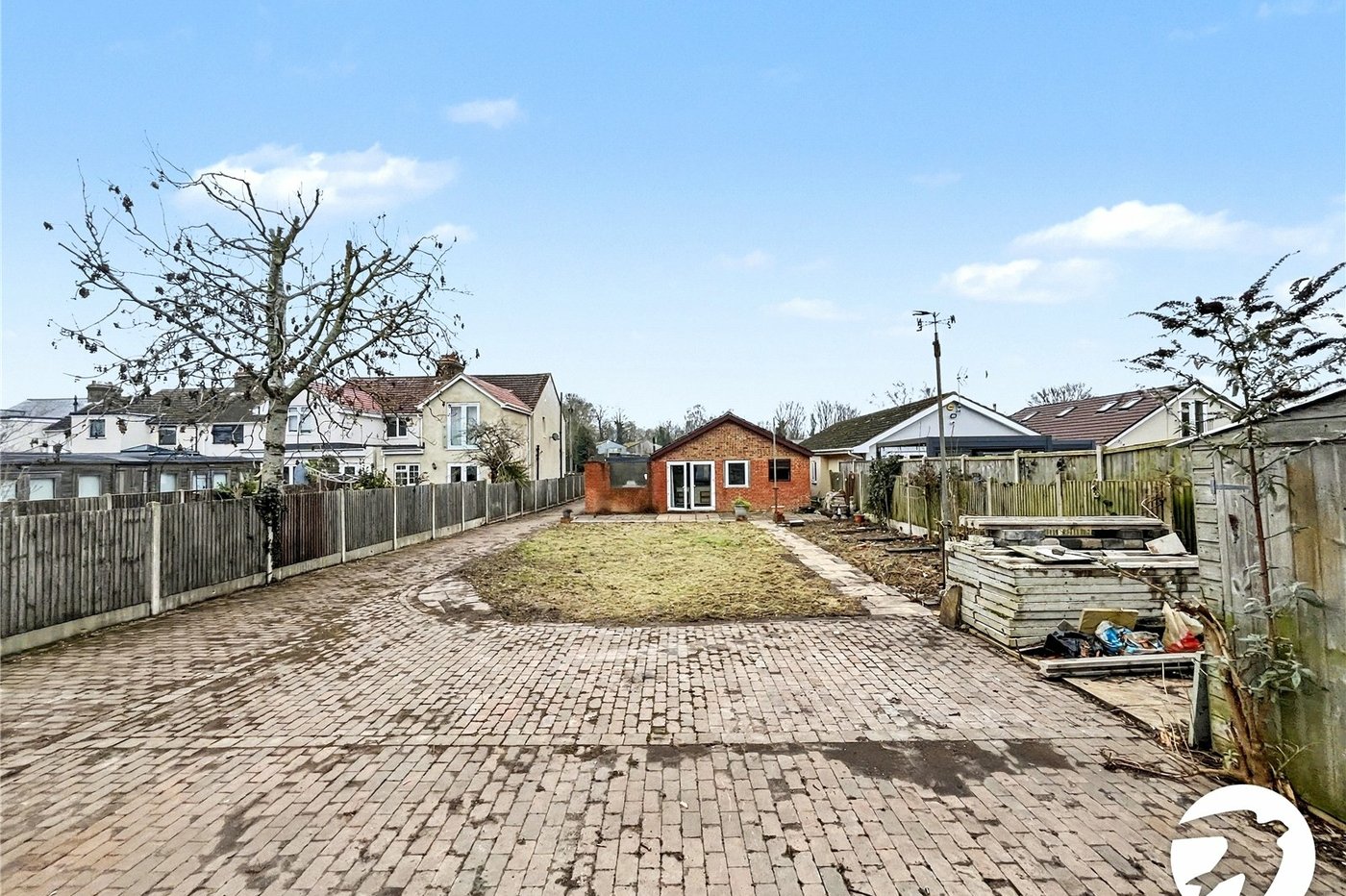 2 bedroom bungalow for sale in Bobbing | Robinson Michael & Jackson