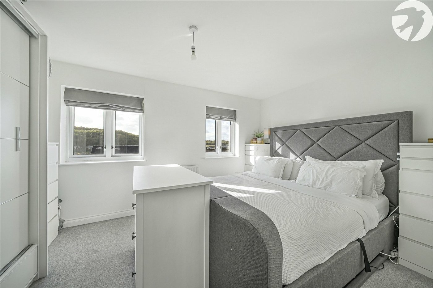 3 bedroom property for sale in Castle Hill | Robinson Jackson