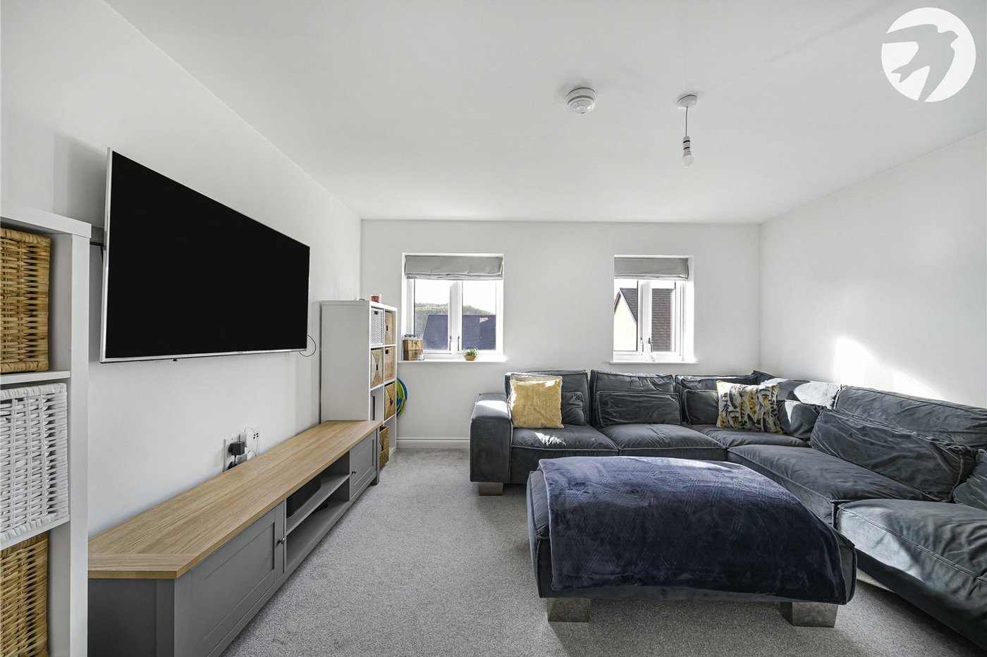 3 bedroom property for sale in Castle Hill | Robinson Jackson