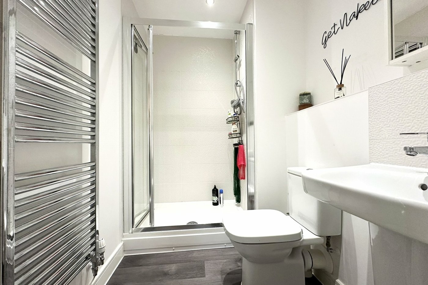 2 bedroom property for sale in Castle Hill | Robinson Jackson