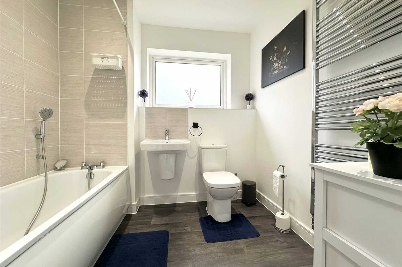 2 bedroom property for sale in Castle Hill | Robinson Jackson