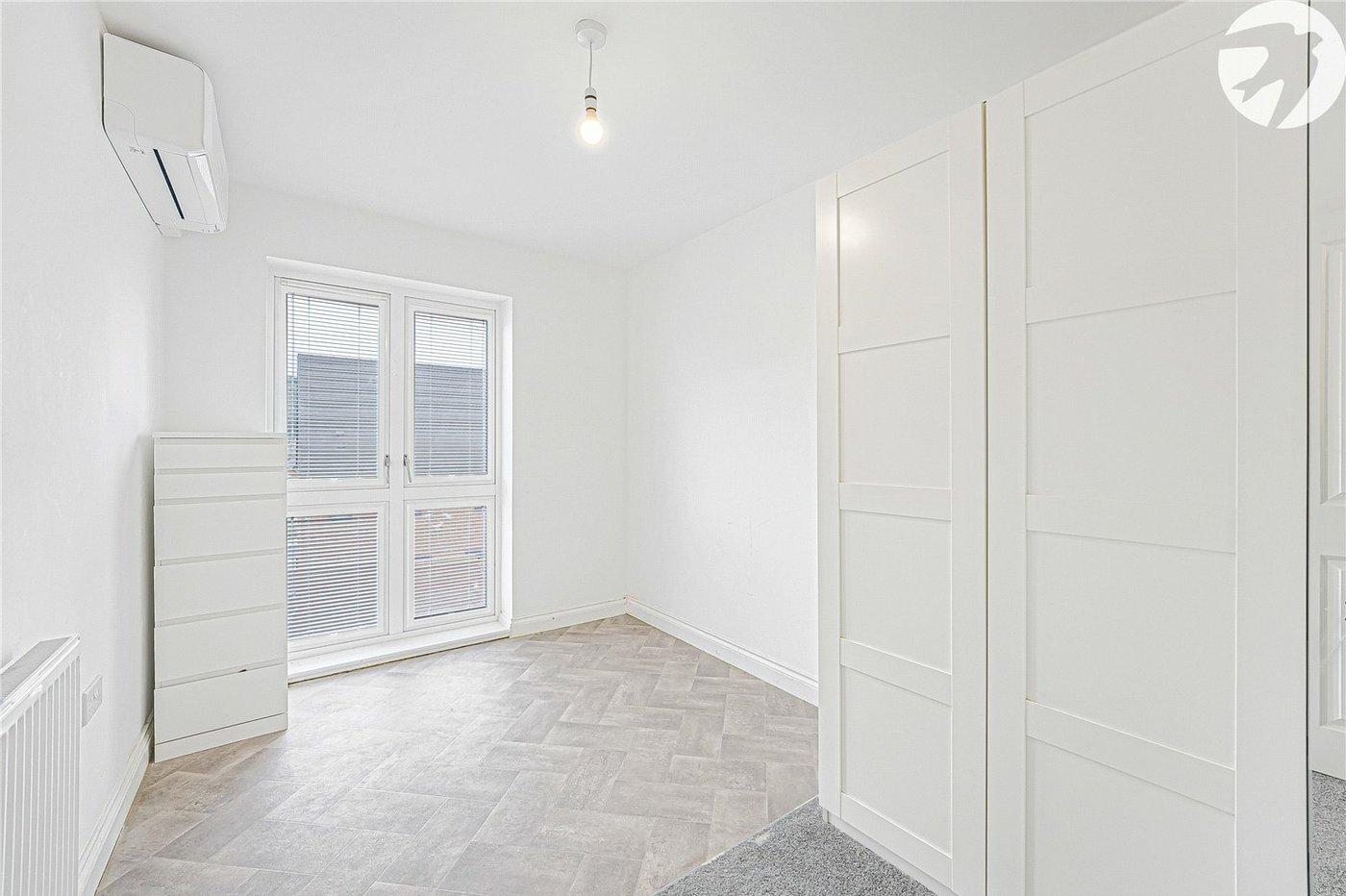 2 bedroom property for sale in Castle Hill | Robinson Jackson