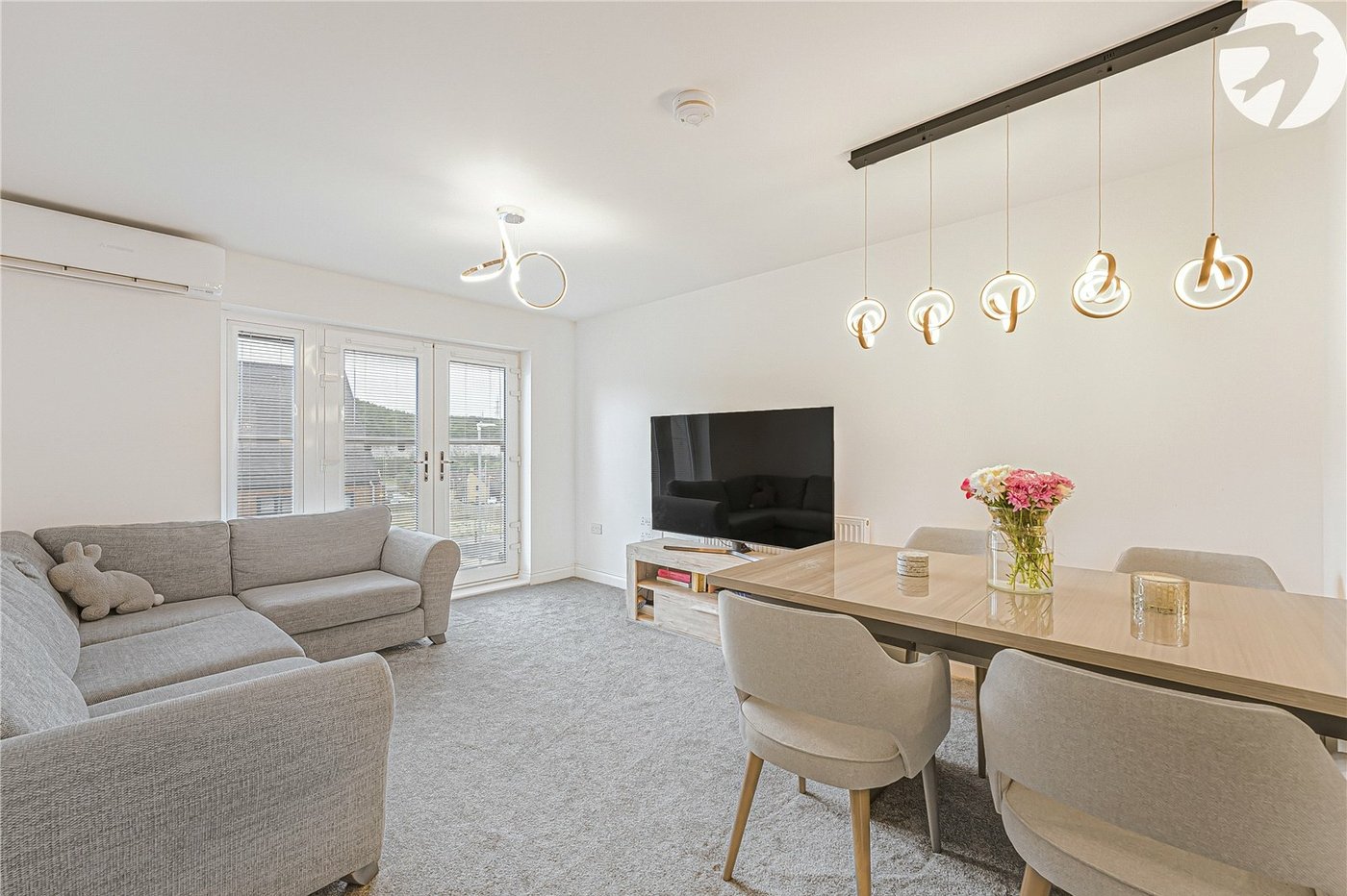 2 bedroom property for sale in Castle Hill | Robinson Jackson