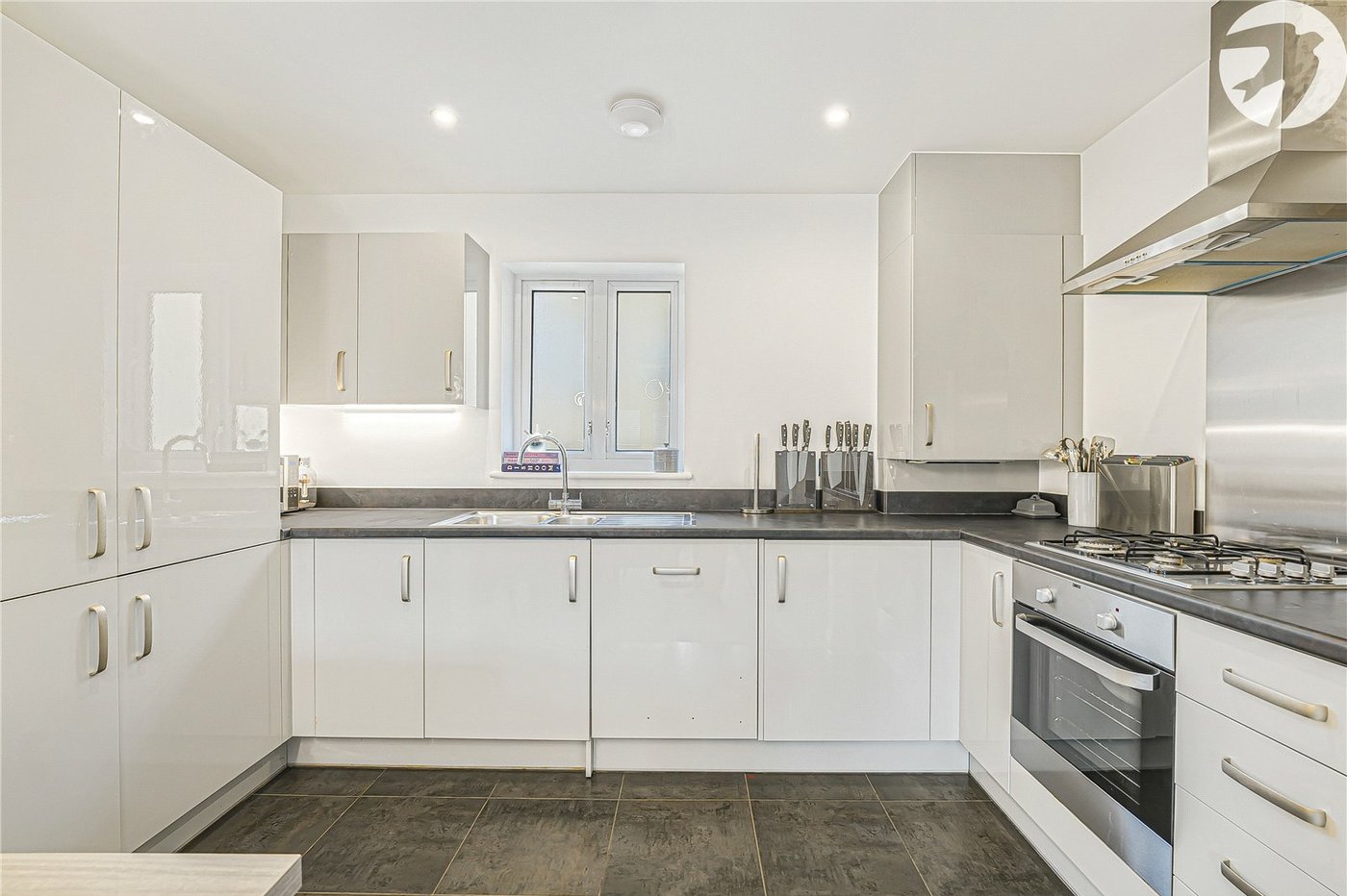 2 bedroom property for sale in Castle Hill | Robinson Jackson