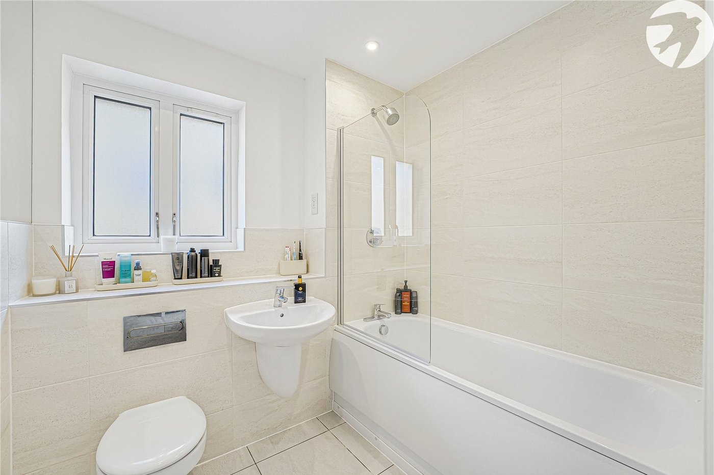 2 bedroom property for sale in Castle Hill | Robinson Jackson