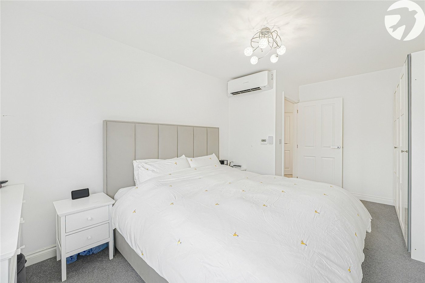 2 bedroom property for sale in Castle Hill | Robinson Jackson