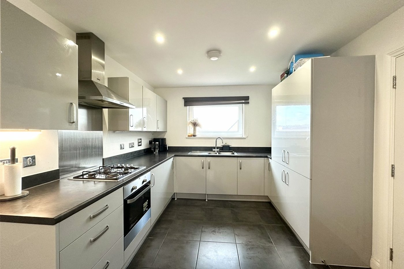 2 bedroom property for sale in Castle Hill | Robinson Jackson