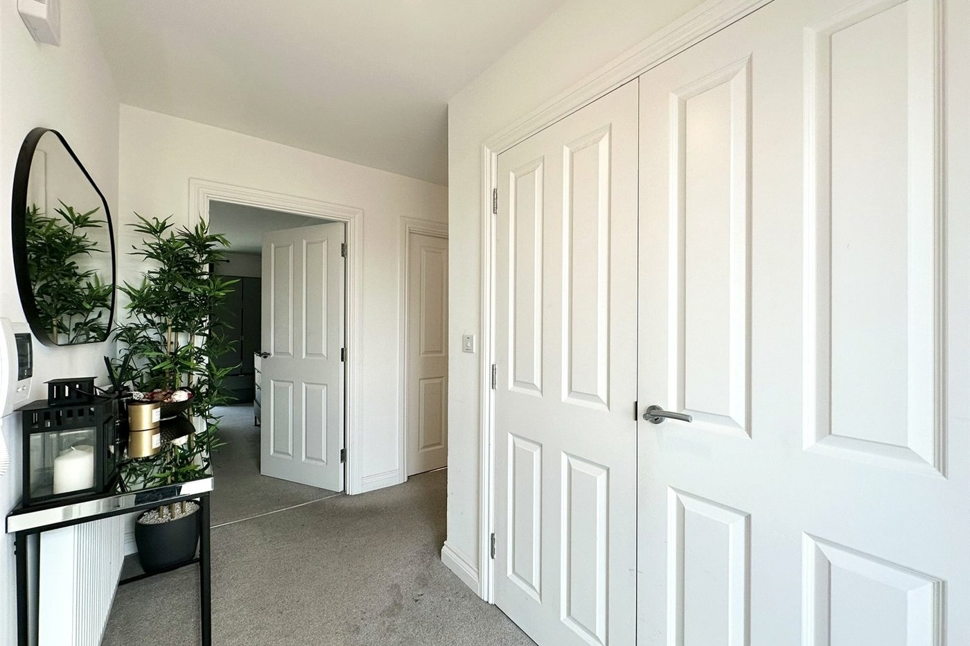 2 bedroom property for sale in Castle Hill | Robinson Jackson