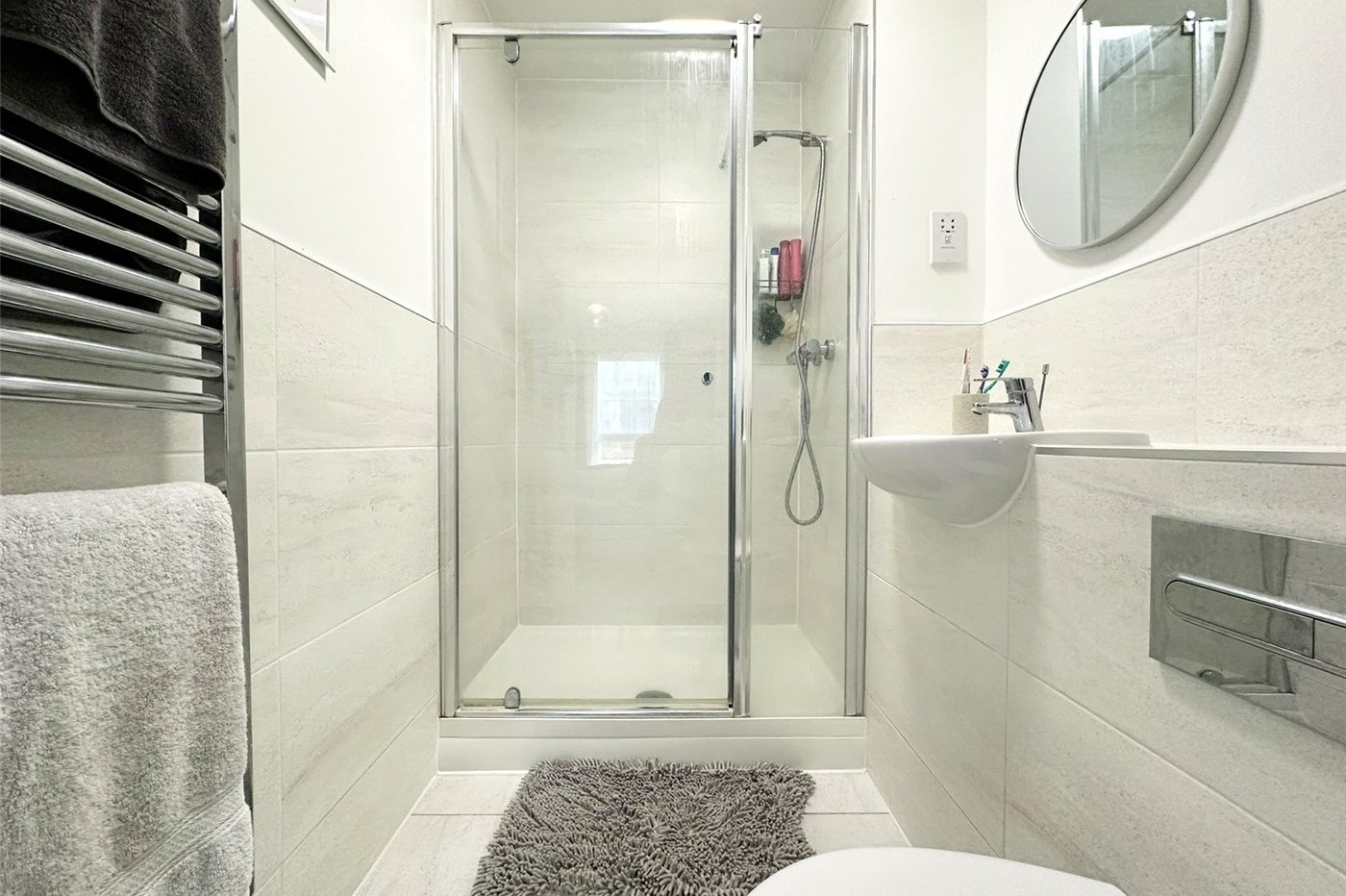 2 bedroom property for sale in Castle Hill | Robinson Jackson