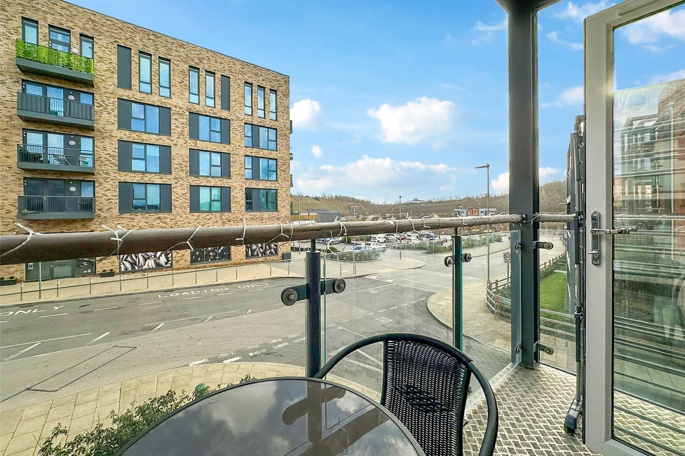 2 bedroom property for sale in Castle Hill | Robinson Jackson