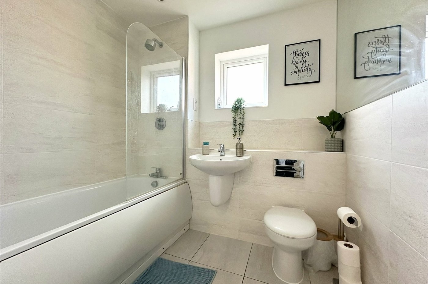 2 bedroom property for sale in Castle Hill | Robinson Jackson