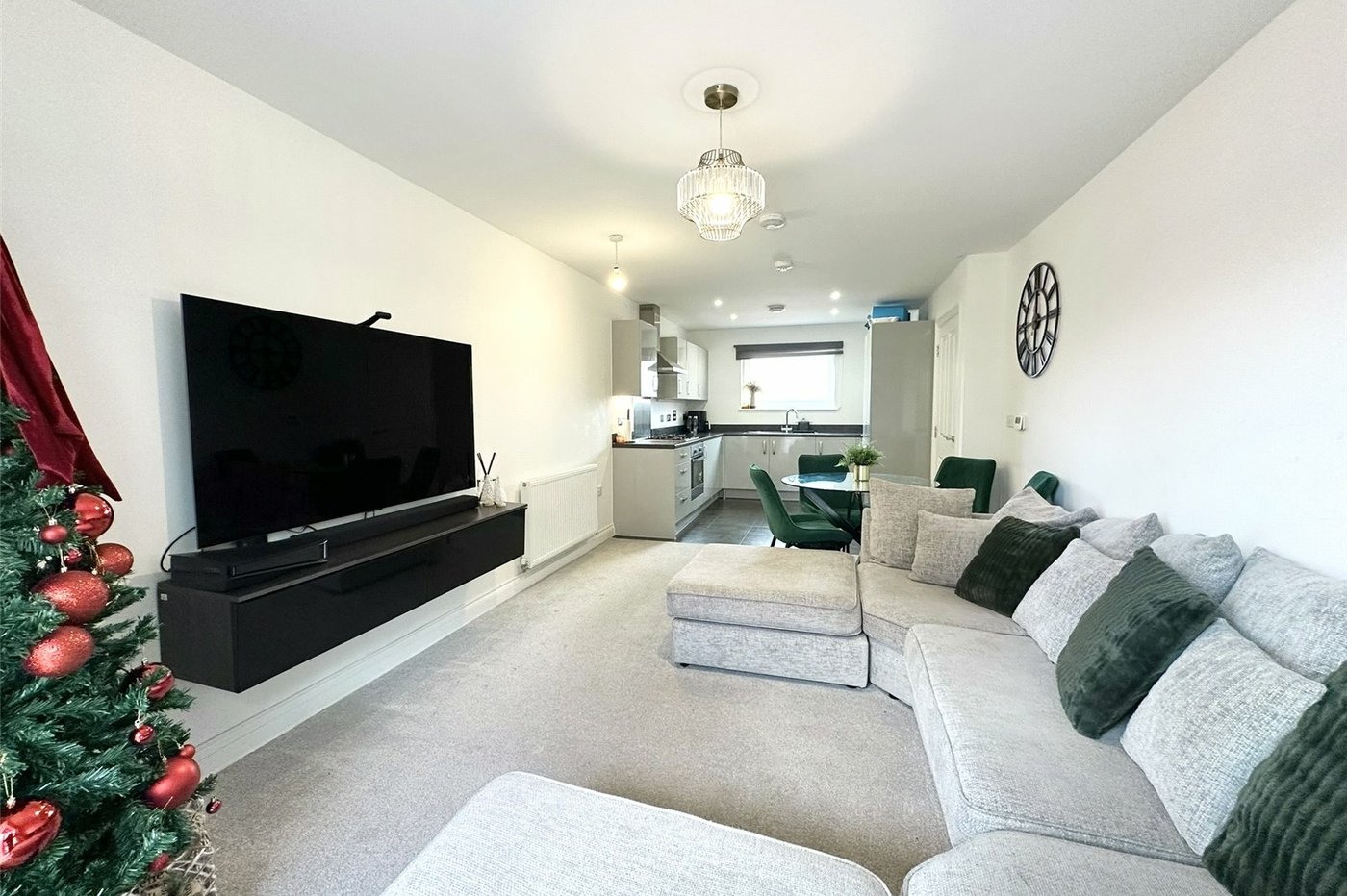 2 bedroom property for sale in Castle Hill | Robinson Jackson